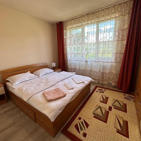 Appartamento Apartament Central Deva Esterno foto