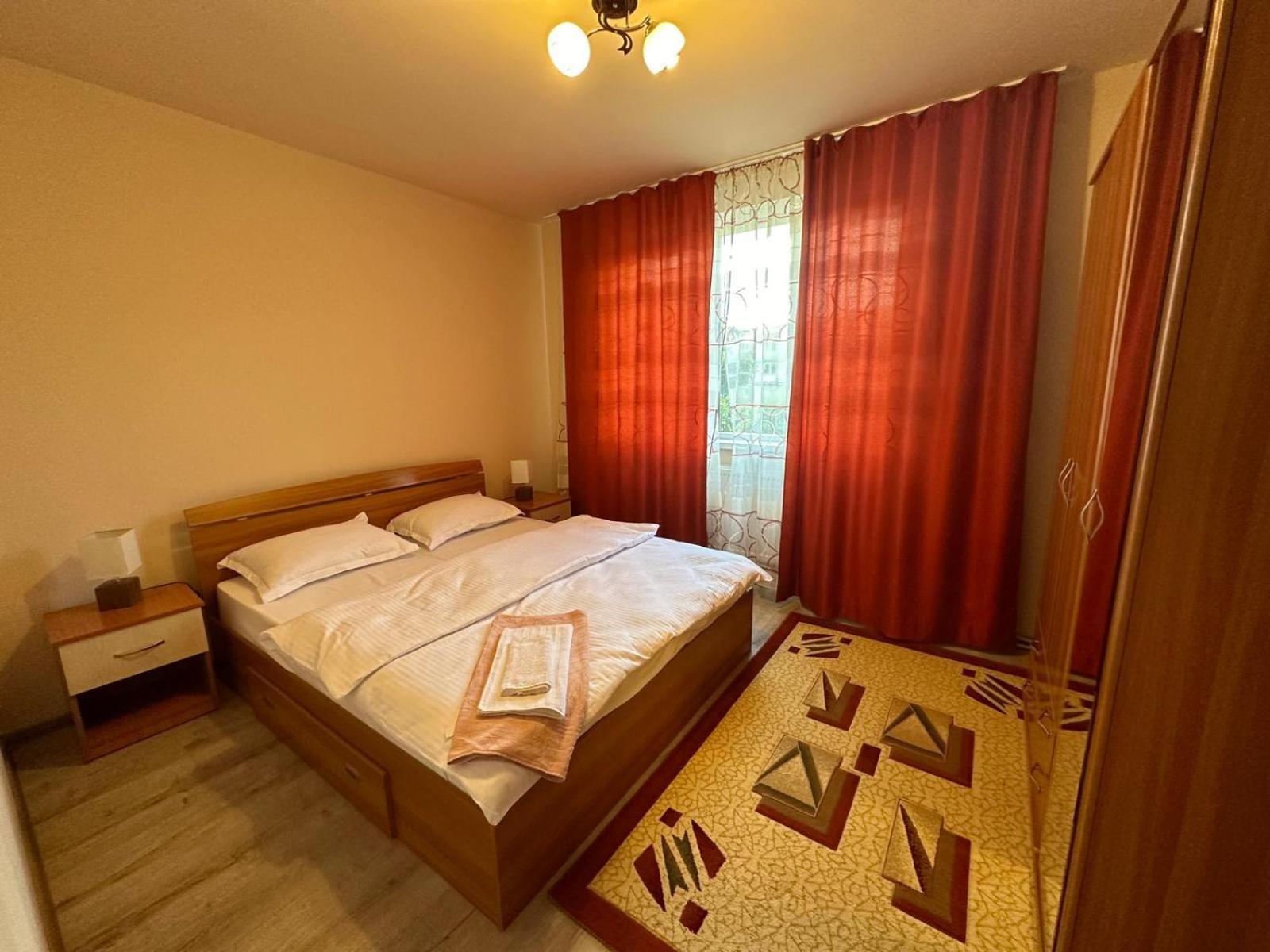 Appartamento Apartament Central Deva Esterno foto